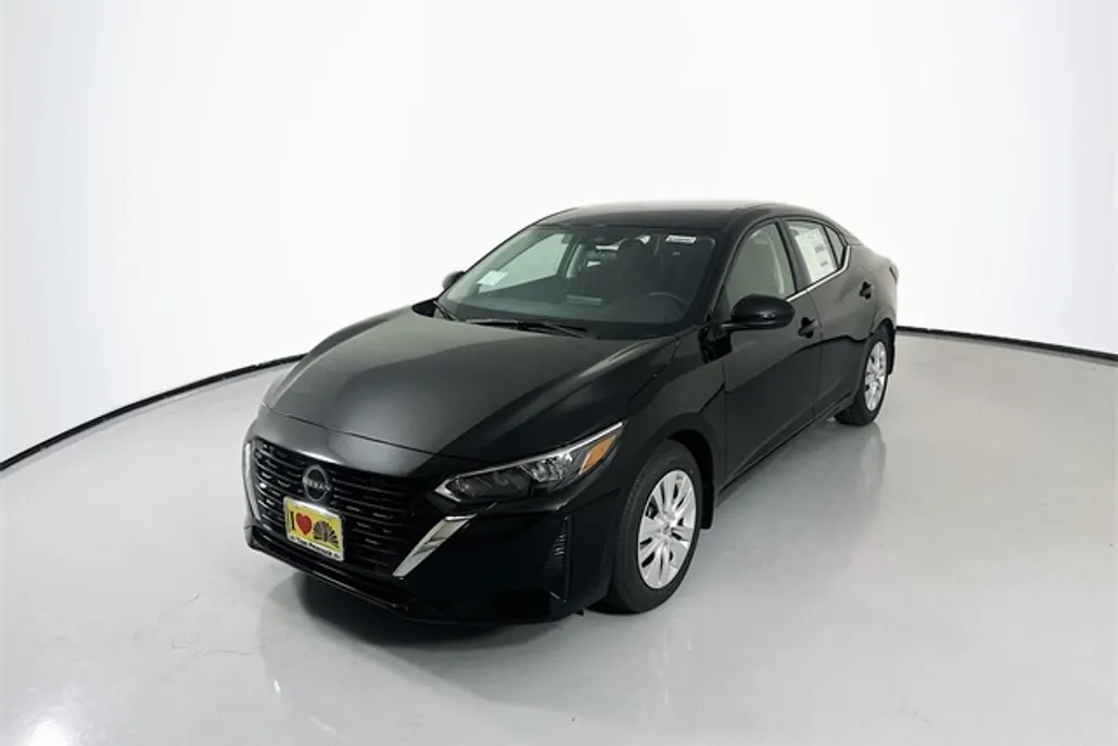 2025 Nissan Sentra S photo 1