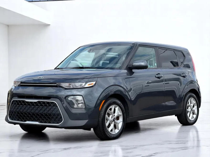 2021 Kia Soul LX photo 1