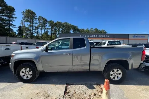 2018 Chevrolet Colorado Work Truck photo 2