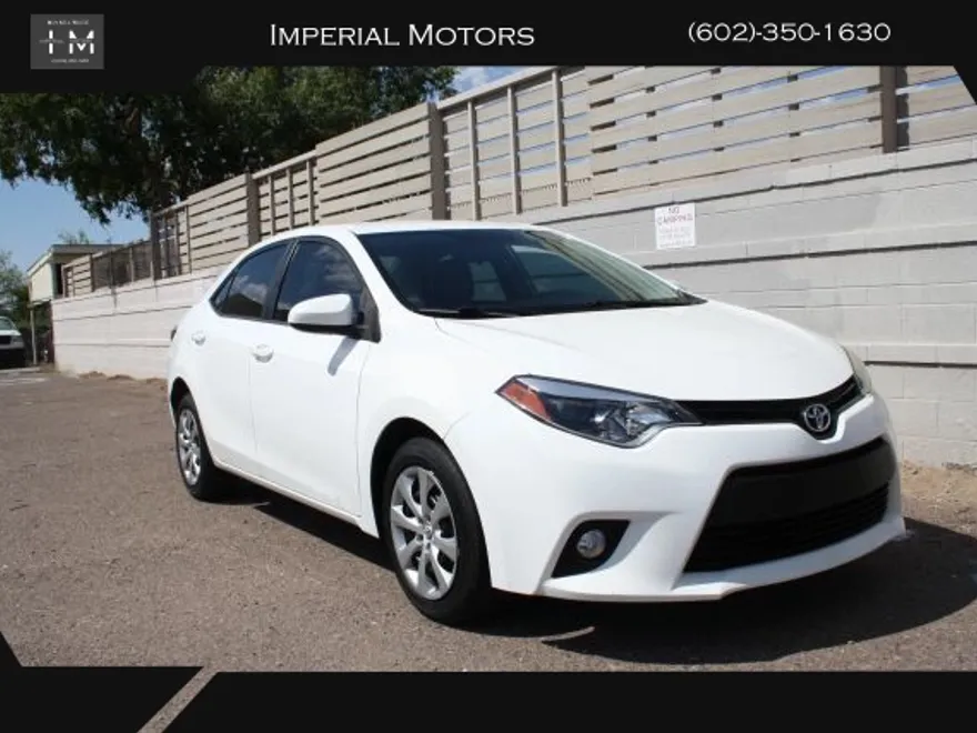 2014 Toyota Corolla LE photo 1