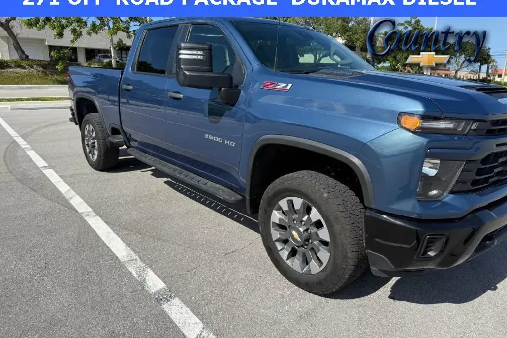 2024 Chevrolet Silverado 2500HD Custom photo 1