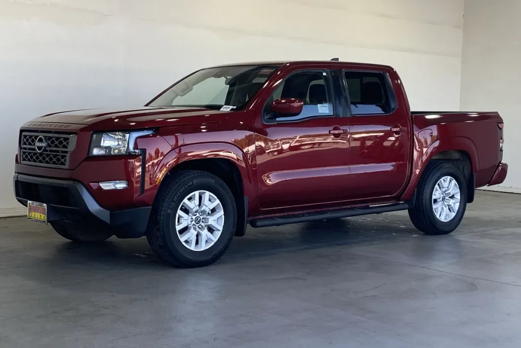 2023 Nissan Frontier SV Crew Cab photo 1