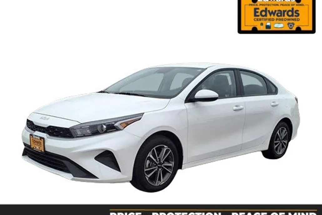 2024 Kia Forte LXS photo 1