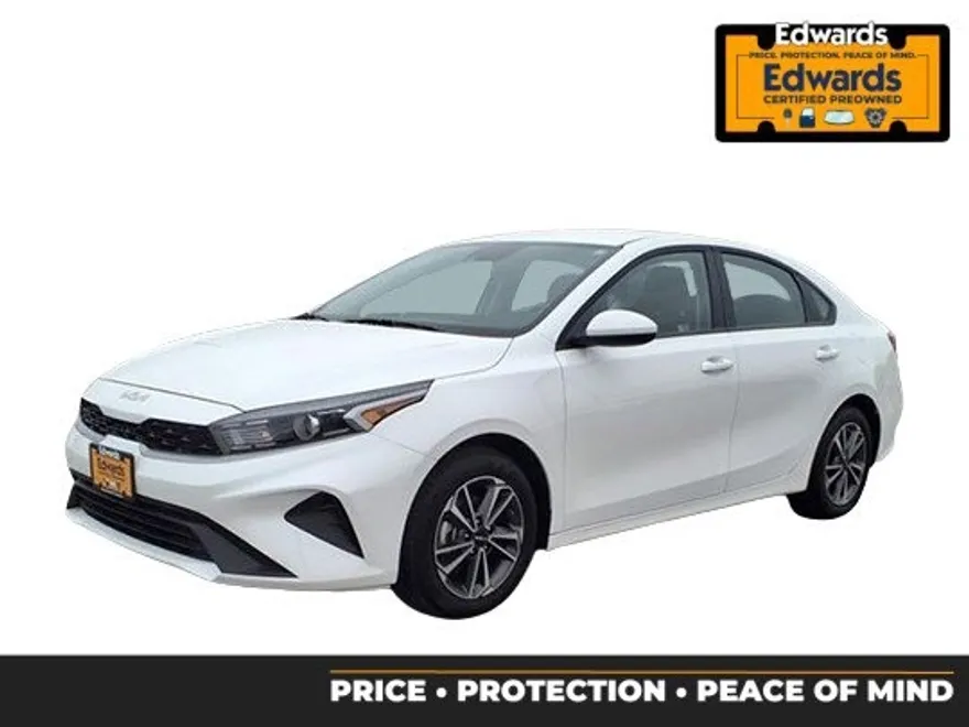 2024 Kia Forte LXS photo 1