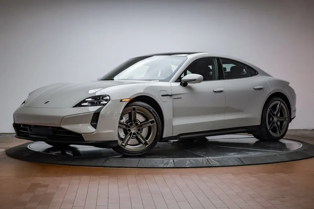 2025 Porsche Taycan Turbo photo 1