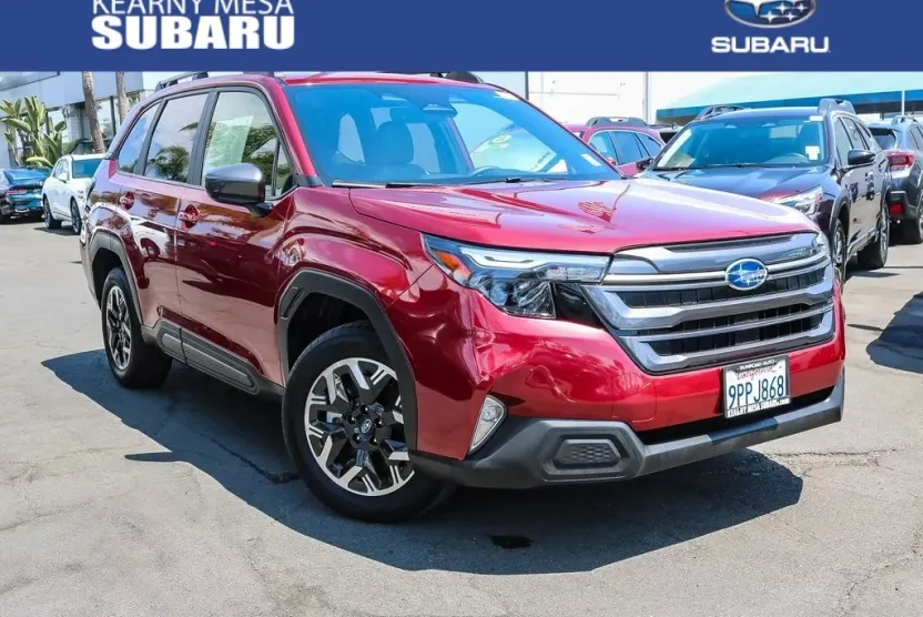 2025 Subaru Forester Premium Base photo 1