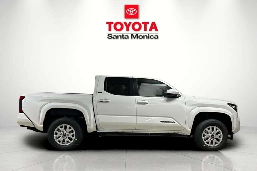 2025 Toyota Tacoma SR5 4x4 Double Cab photo 1