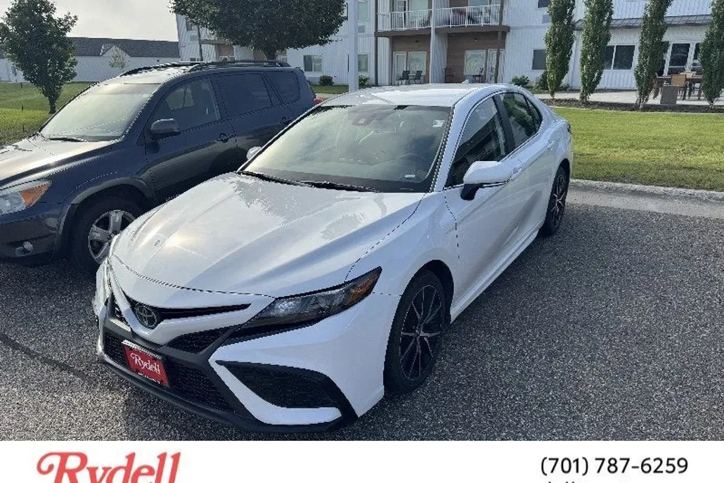 2023 Toyota Camry SE photo 1