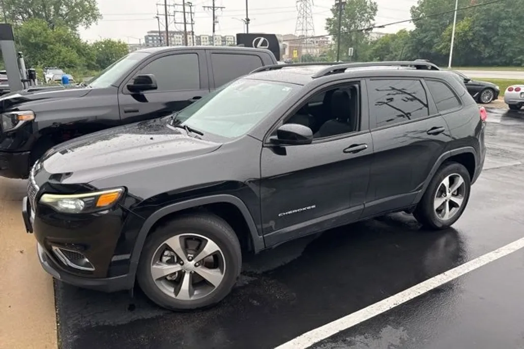 2022 Jeep Cherokee Limited photo 1