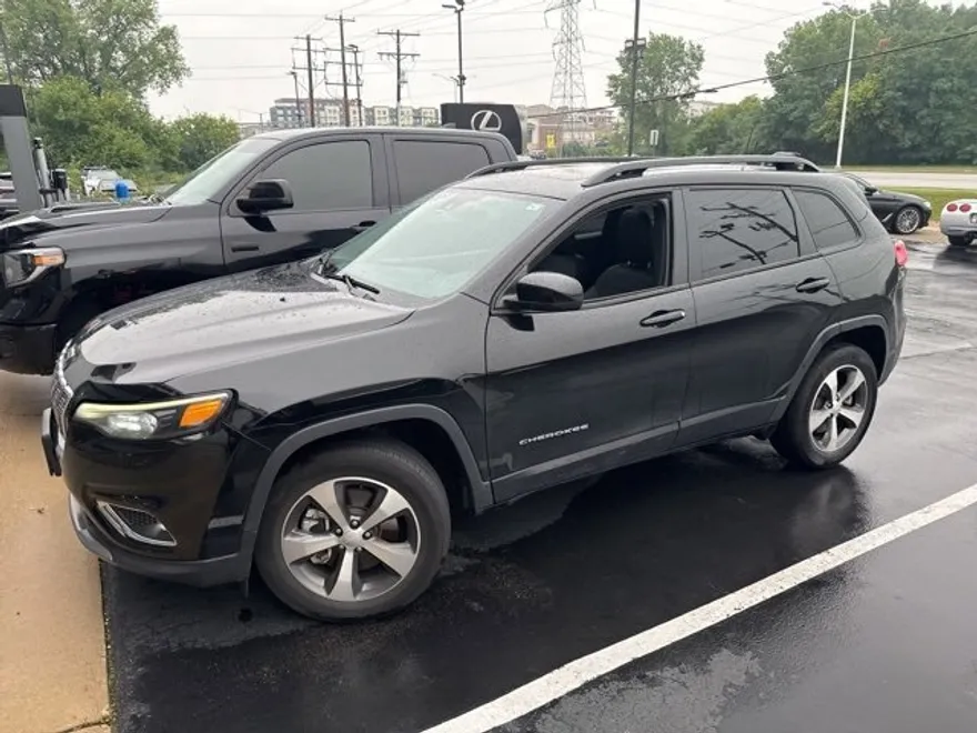 2022 Jeep Cherokee Limited photo 1