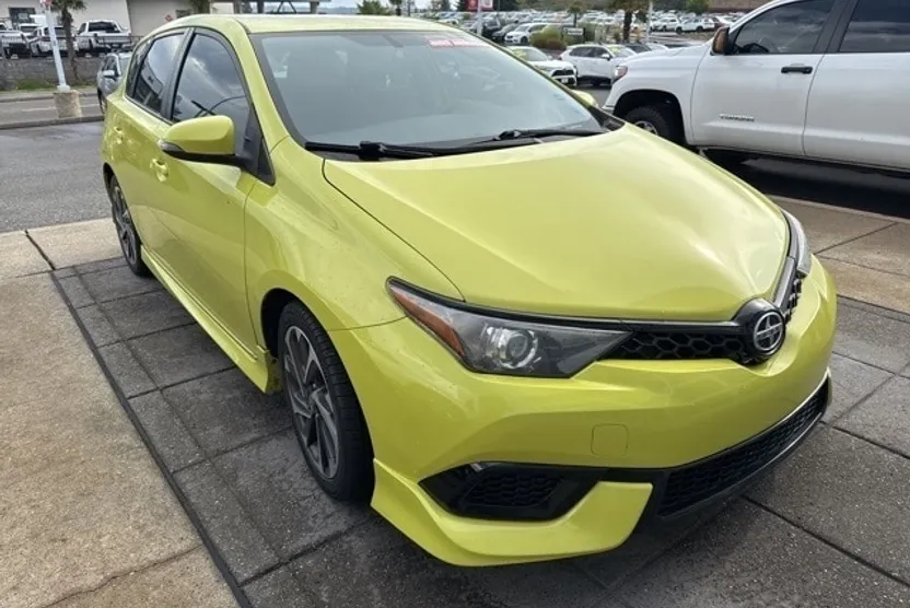 2016 Scion iM photo 1