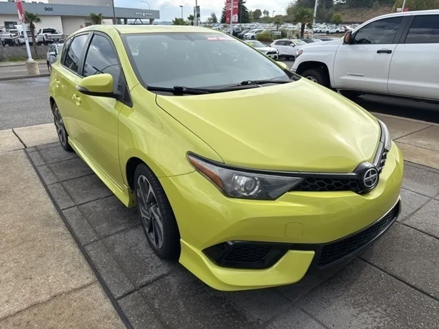 2016 Scion iM photo 1