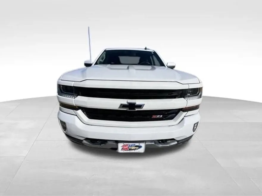 2018 Chevrolet Silverado 1500 LT photo 1