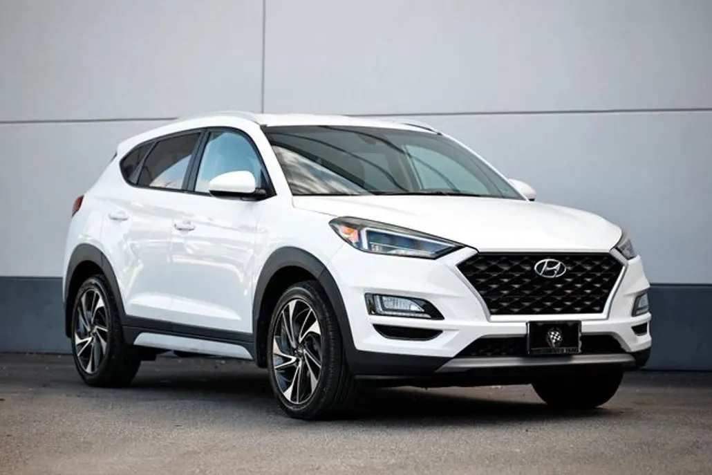 2020 Hyundai Tucson Sport photo 1