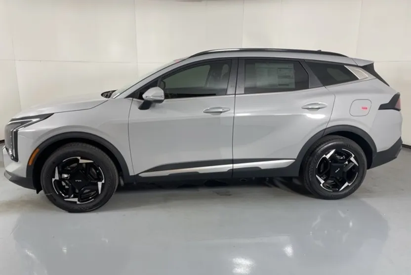 2026 Kia Sportage EX photo 1
