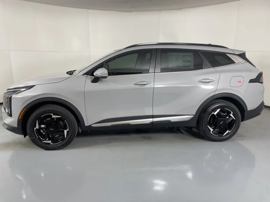 2026 Kia Sportage EX photo 1