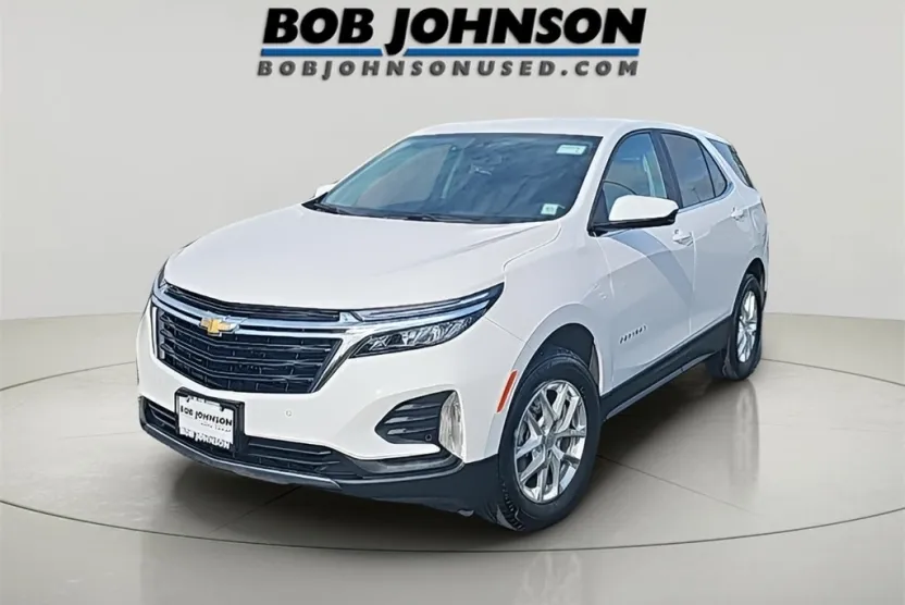 2022 Chevrolet Equinox LT photo 1