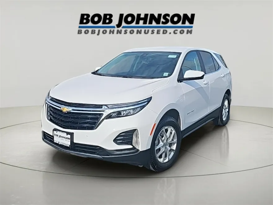 2022 Chevrolet Equinox LT photo 1