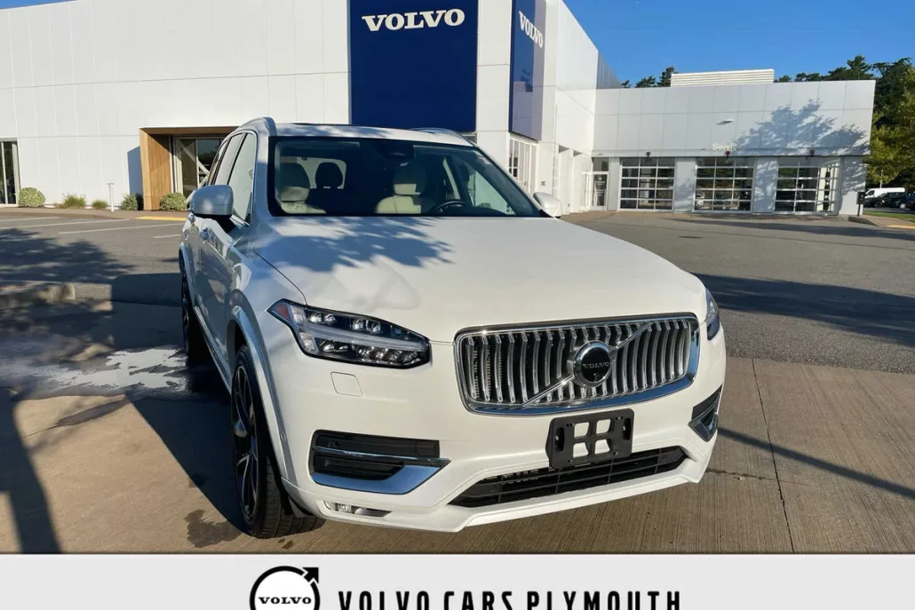 2023 Volvo XC90 AWD Plus photo 1