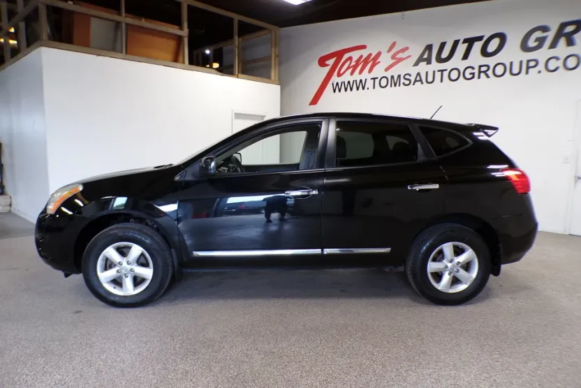 2013 Nissan Rogue S photo 1