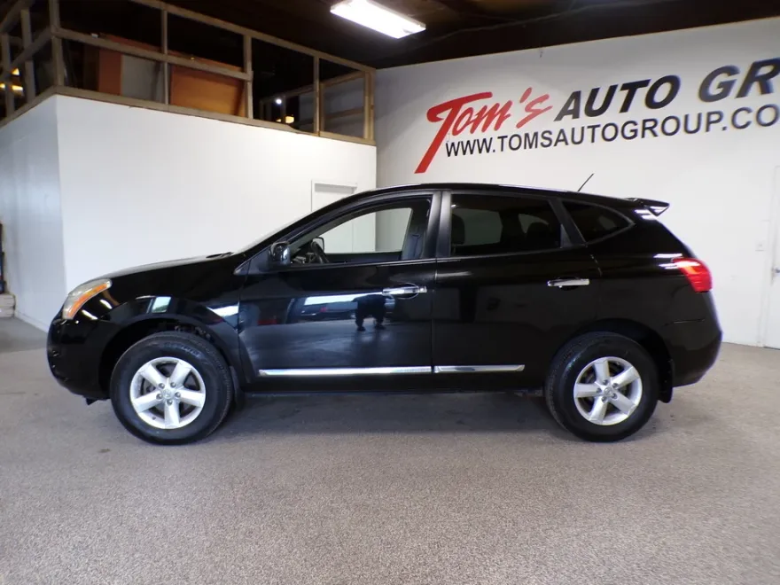 2013 Nissan Rogue S photo 1