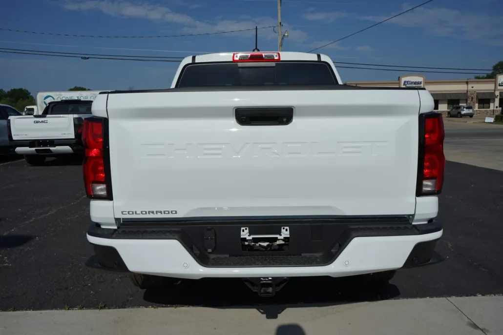 2025 Chevrolet Colorado Work Truck LT photo 1