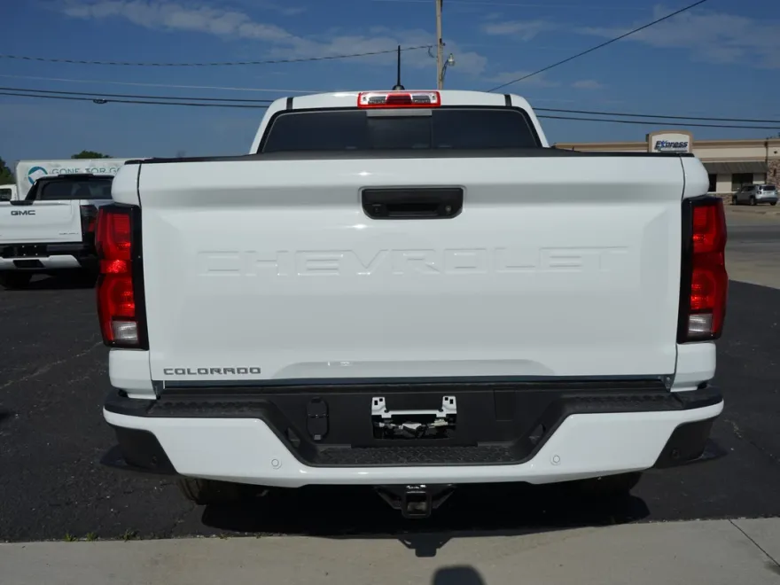 2025 Chevrolet Colorado Work Truck LT photo 1