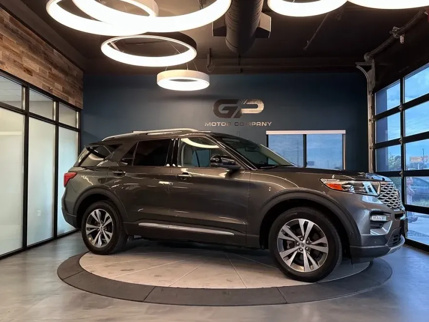2020 Ford Explorer Platinum photo 1