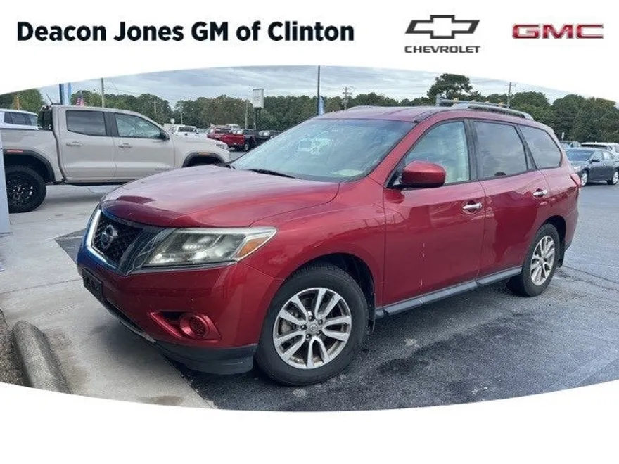 2016 Nissan Pathfinder S photo 1