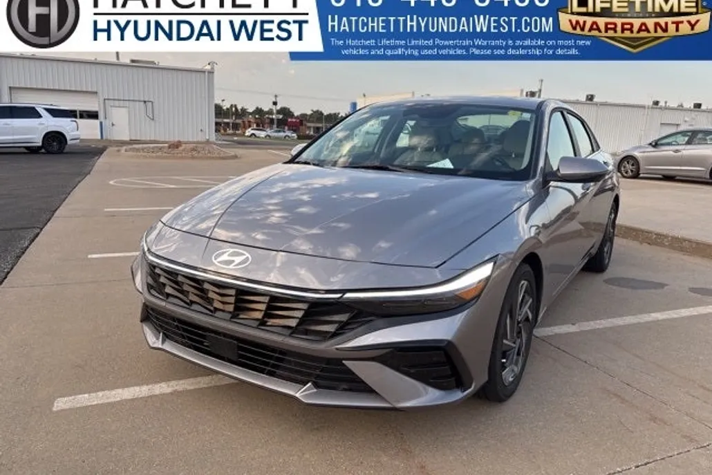 2025 Hyundai Elantra Limited photo 1