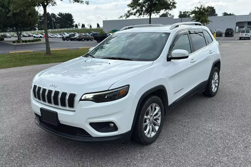 2019 Jeep Cherokee Latitude photo 1
