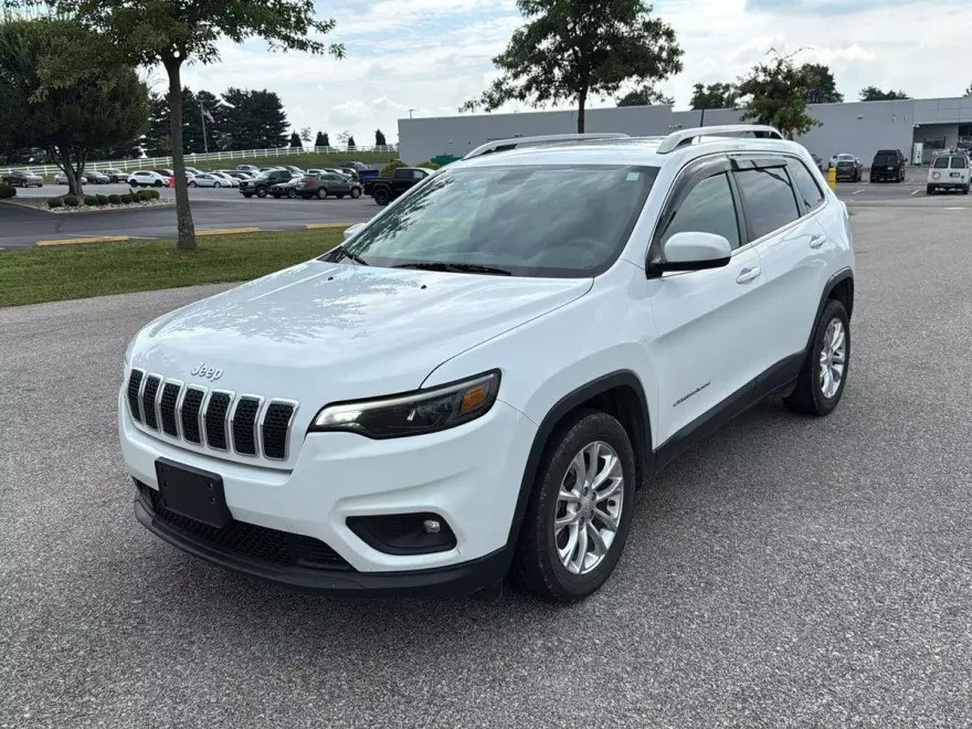 2019 Jeep Cherokee Latitude photo 1