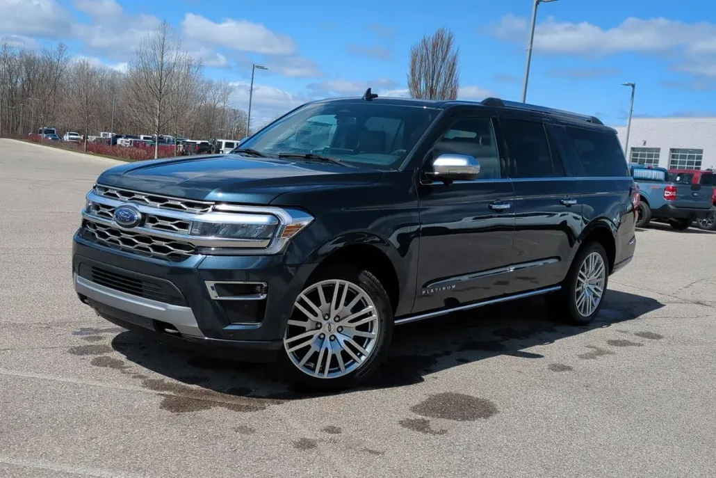 2024 Ford Expedition MAX Platinum photo 1
