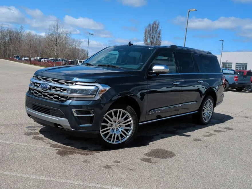 2024 Ford Expedition MAX Platinum photo 1