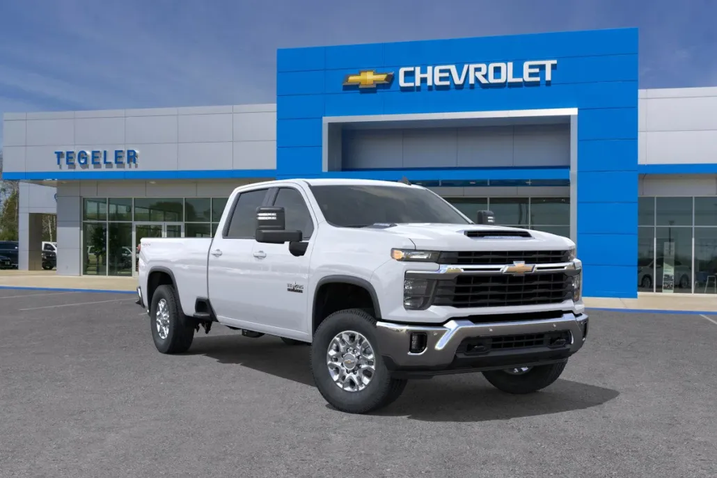 2026 Chevrolet Silverado 3500HD LT photo 1