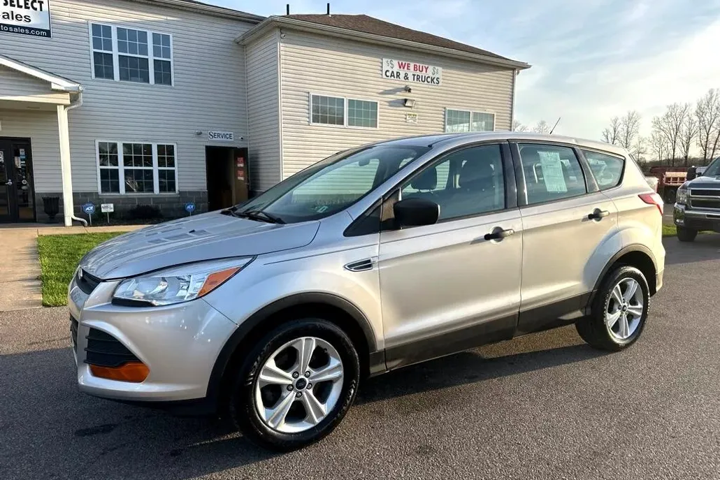 2016 Ford Escape S photo 1