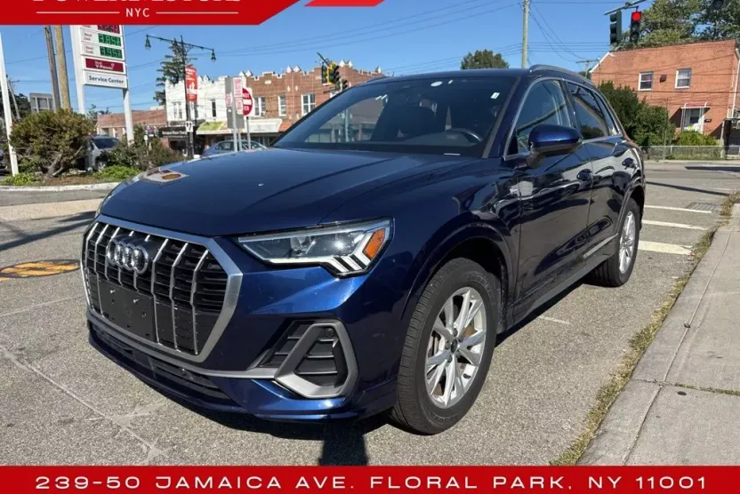 2023 Audi Q3 S line Premium photo 1