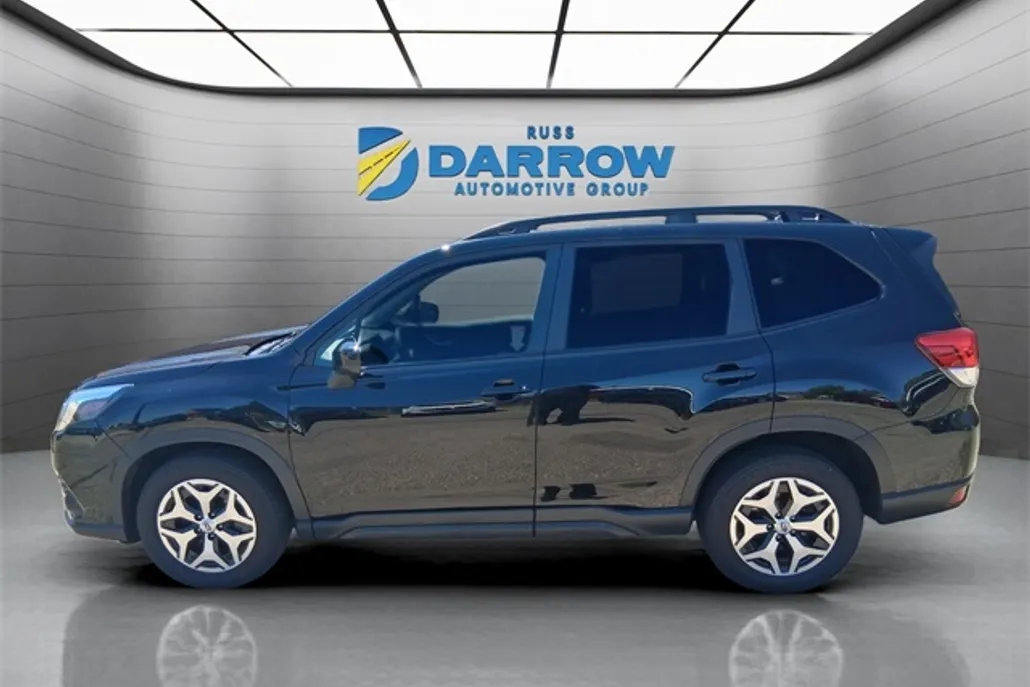 2022 Subaru Forester Premium photo 1