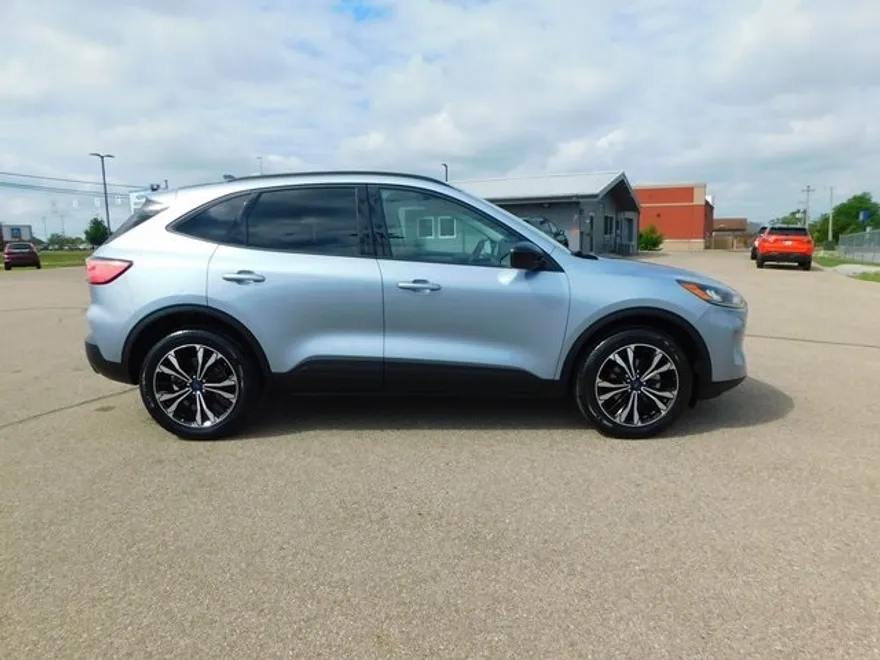2022 Ford Escape SE photo 1
