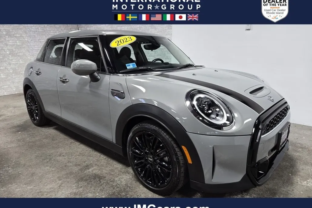 2023 Mini Cooper 4 Door Hardtop Signature photo 1