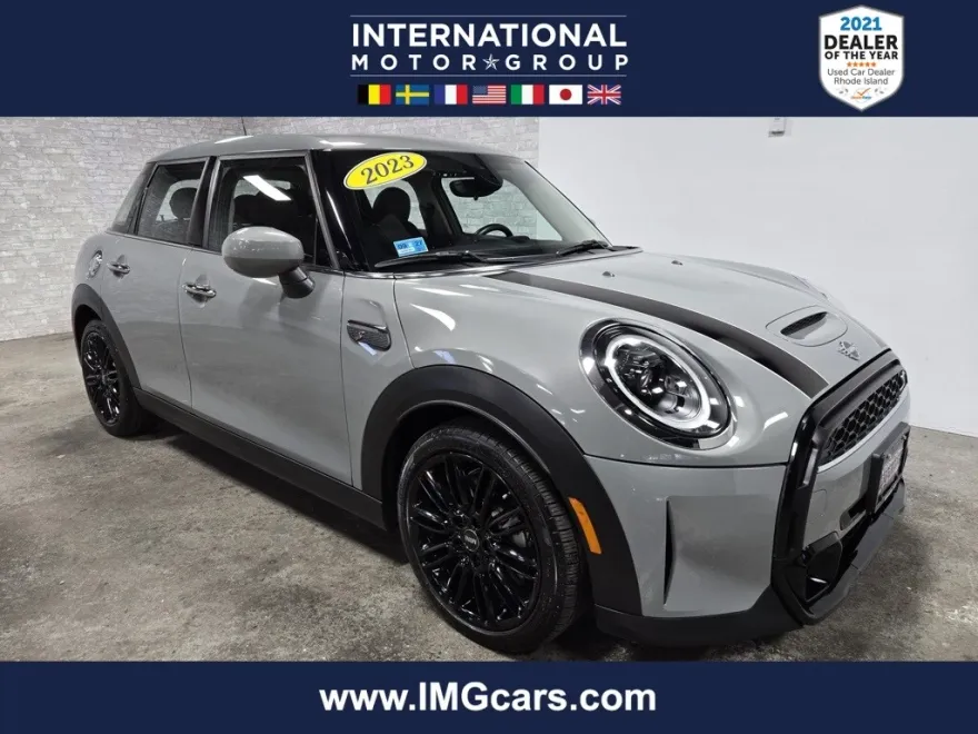 2023 Mini Cooper 4 Door Hardtop Signature photo 1