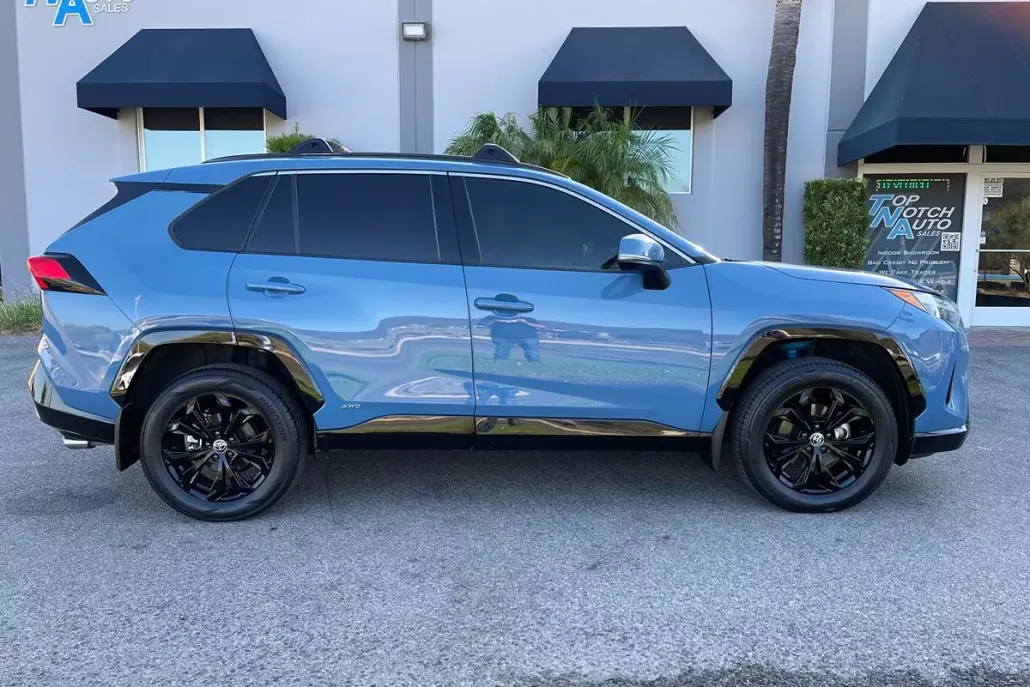 2022 Toyota RAV4 Hybrid SE photo 1