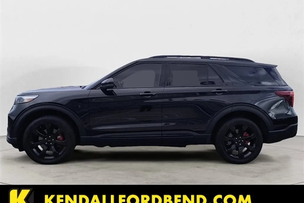 2022 Ford Explorer ST photo 1