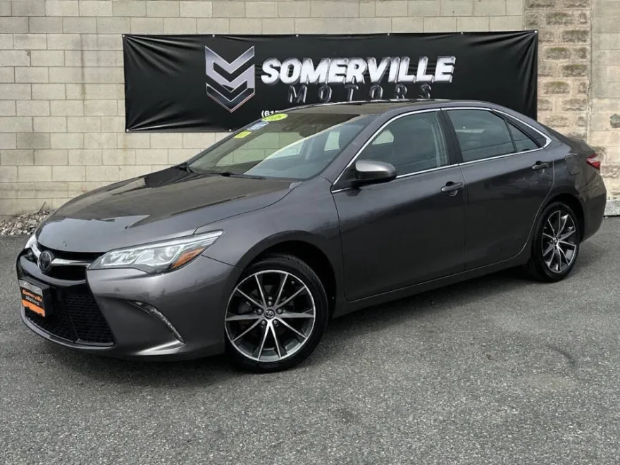 2016 Toyota Camry XSE V6 photo 1