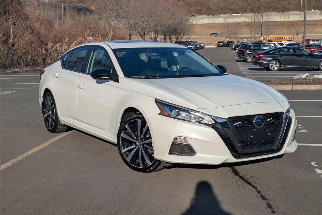 2021 Nissan Altima 2.5 SR photo 1