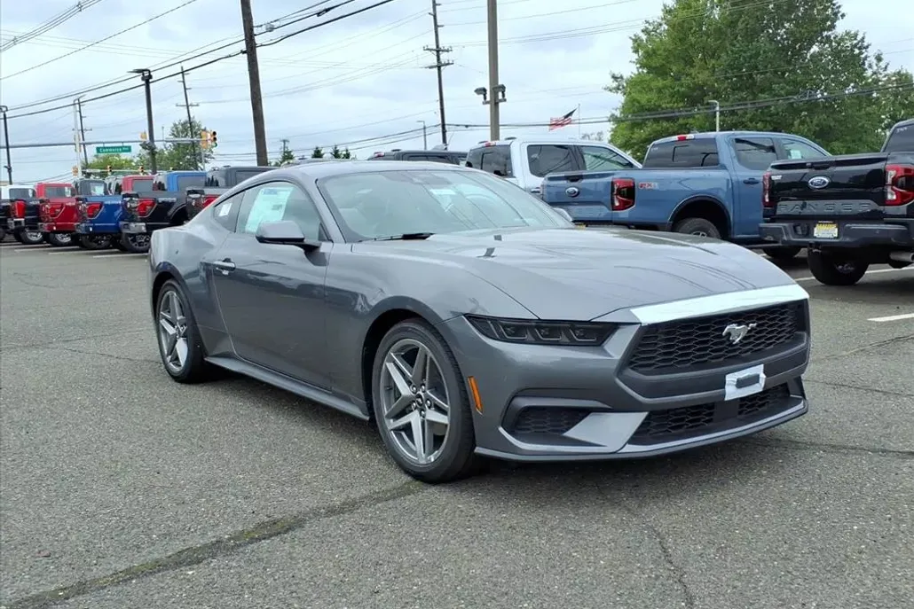 2025 Ford Mustang EcoBoost photo 1