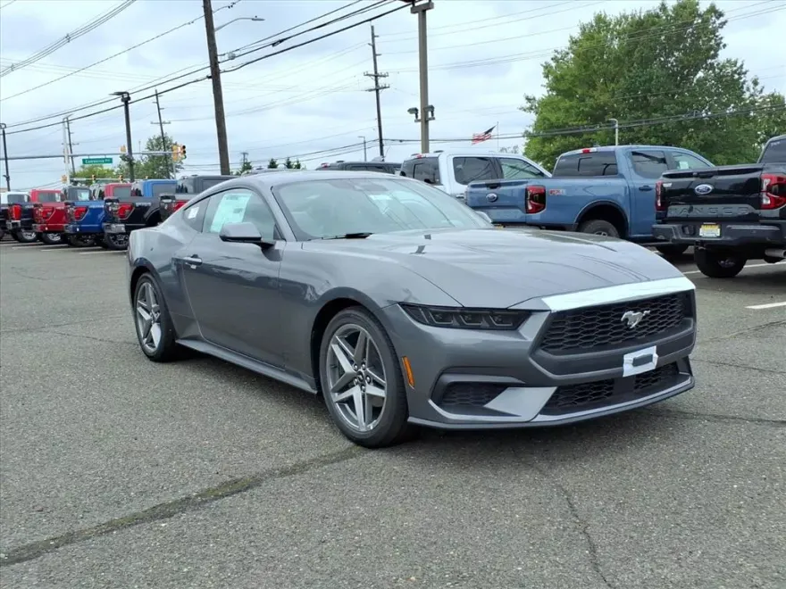 2025 Ford Mustang EcoBoost photo 1