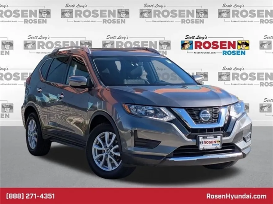 2019 Nissan Rogue SV photo 1