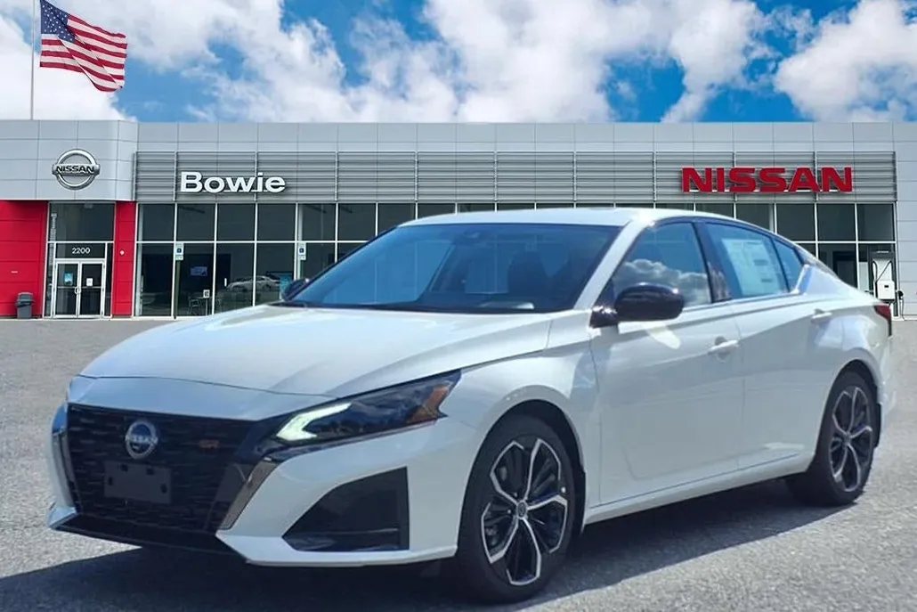 2025 Nissan Altima 2.5 SR photo 1