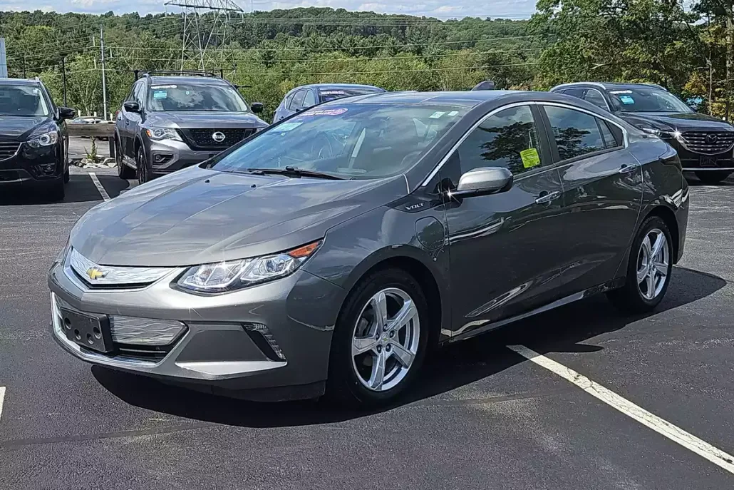 2017 Chevrolet Volt LT photo 1